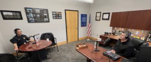 Fotografía en el Departamento de Policía de Roseville con el oficial Carlos Cortés